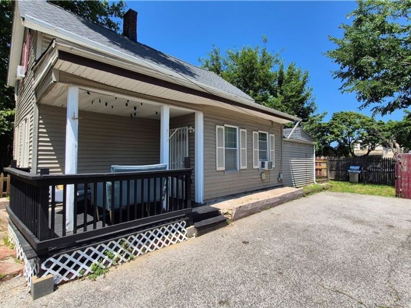 3026 Erin Avenue, Cleveland, OH 44113 Photo 3
