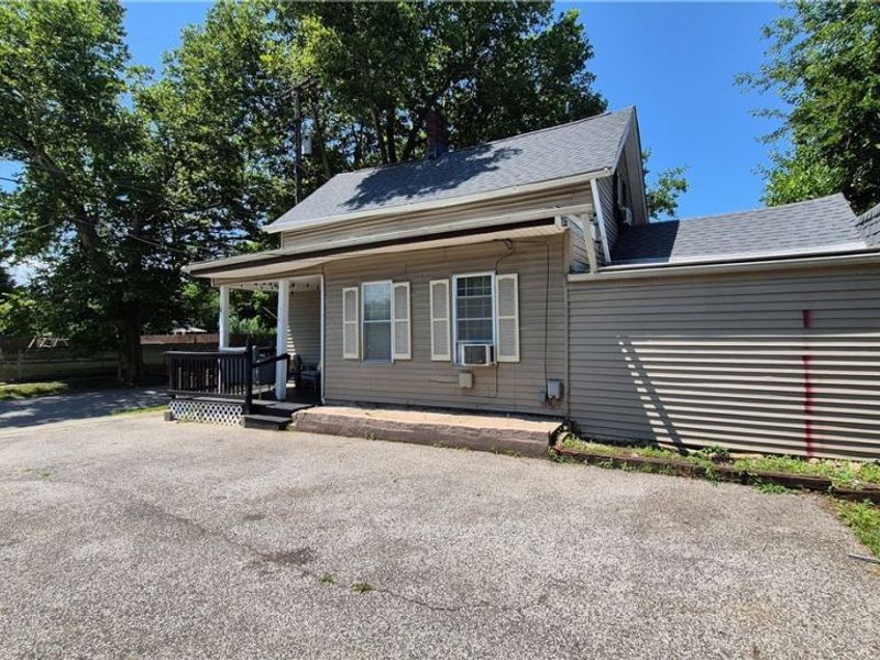 3026 Erin Avenue, Cleveland, OH 44113 Photo 4