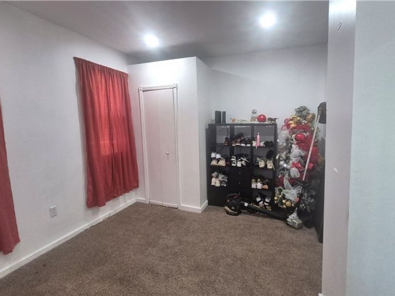 3026 Erin Avenue, Cleveland, OH 44113 Photo 9