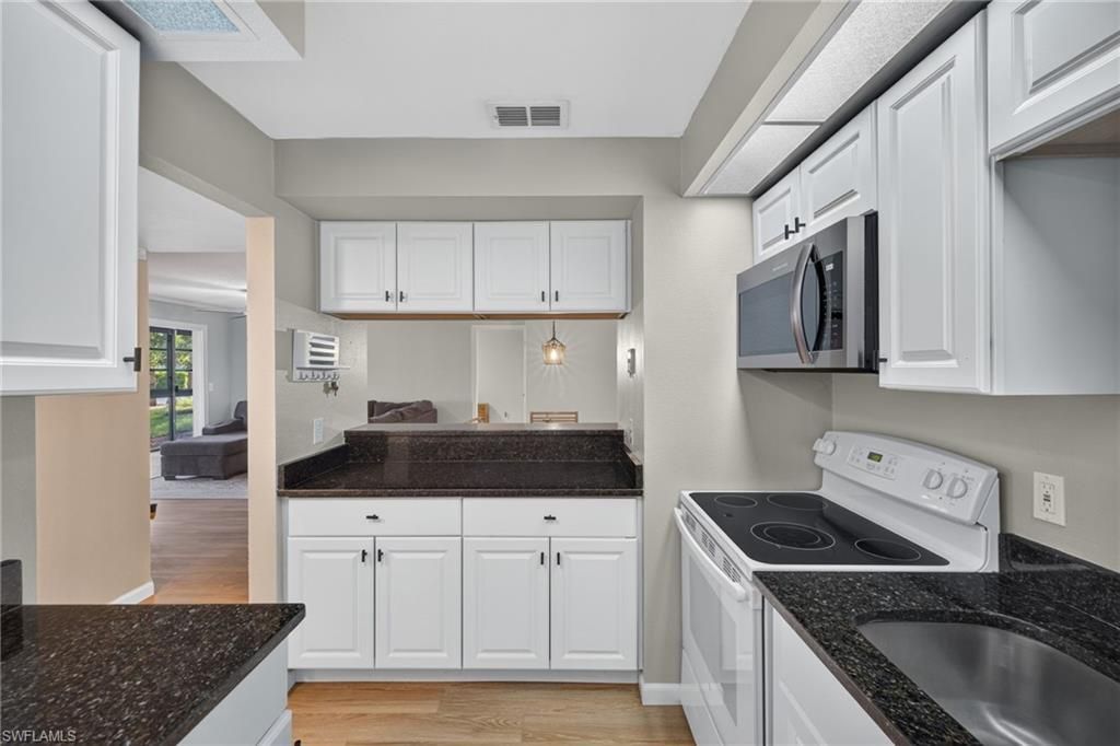 8121 S Woods Cir , Unit 9, Fort Myers, FL 33919 Photo