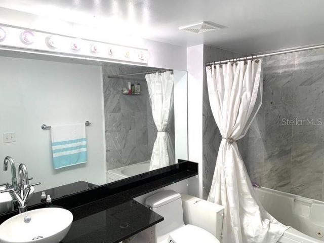 31 SE 5th Street , Unit 305, Miami, FL 33131 Photo
