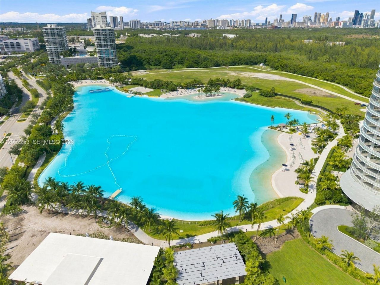 2411 Laguna Circle, Unit 1704, North Miami, FL 33181 Photo