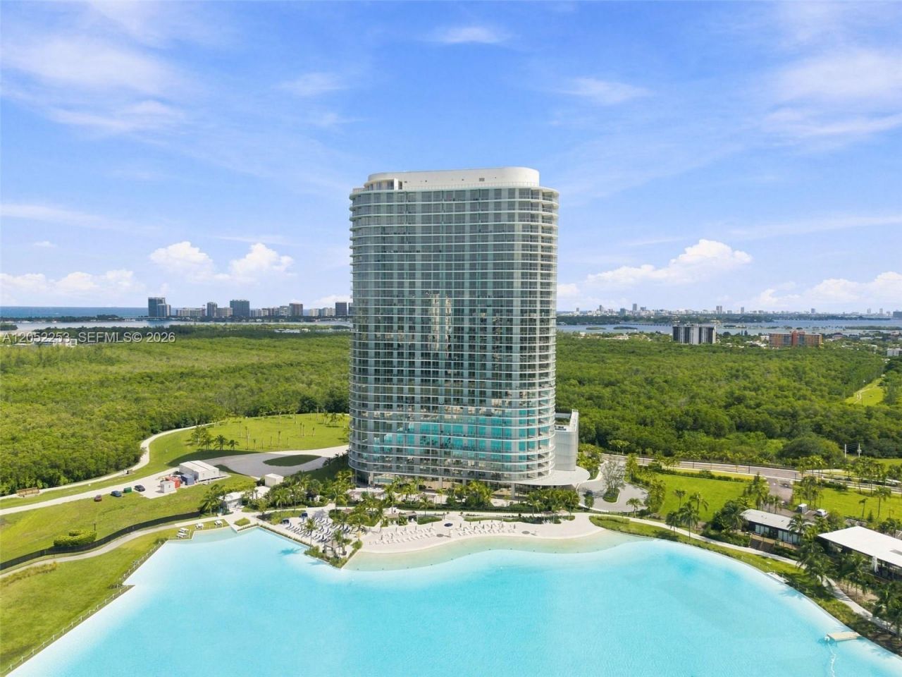 2411 Laguna Circle, Unit 1704, North Miami, FL 33181 Photo