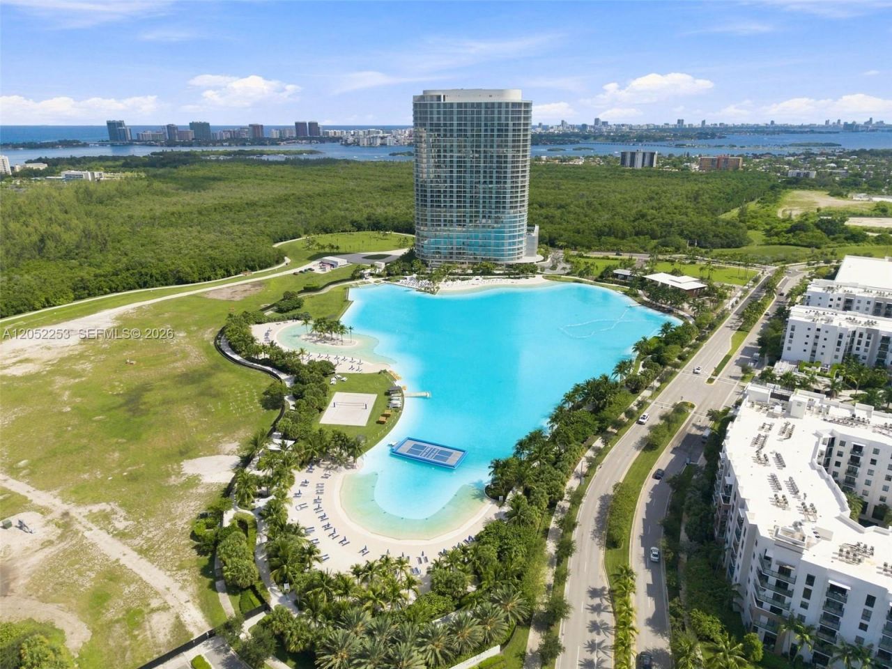 2411 Laguna Circle, Unit 1704, North Miami, FL 33181 Photo
