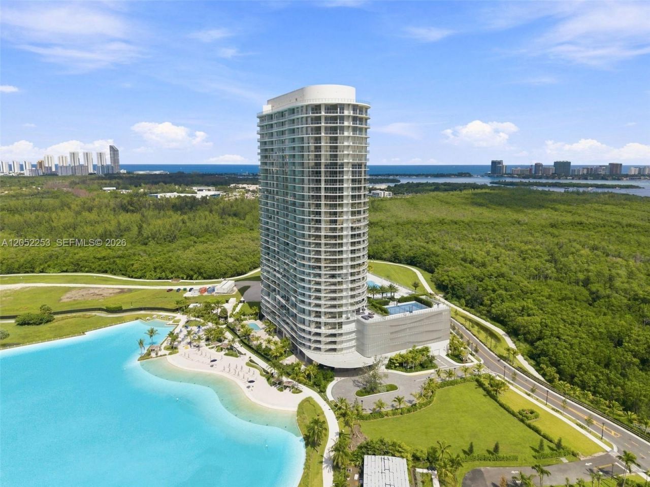 2411 Laguna Circle, Unit 1704, North Miami, FL 33181 Photo