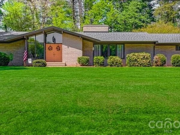 2512 Sunnycrest Drive, Reidsville, NC 27320