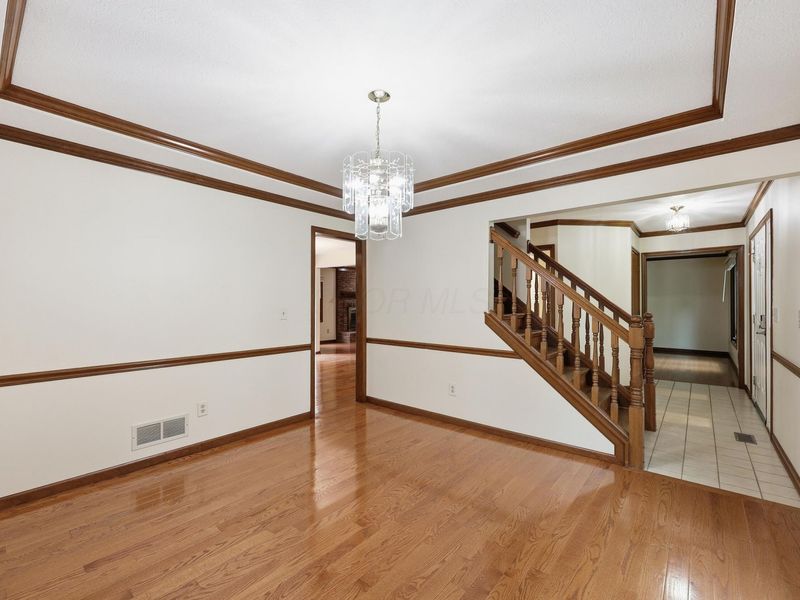 7666 Windwood Drive , Dublin, OH 43017 Photo 11
