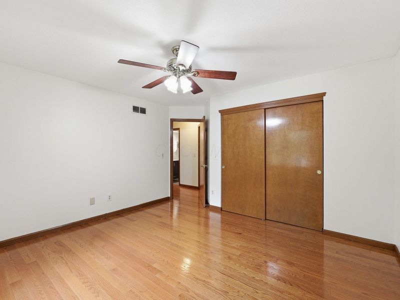 7666 Windwood Drive , Dublin, OH 43017 Photo 14