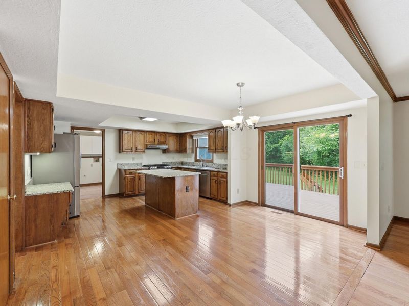 7666 Windwood Drive , Dublin, OH 43017 Photo 7