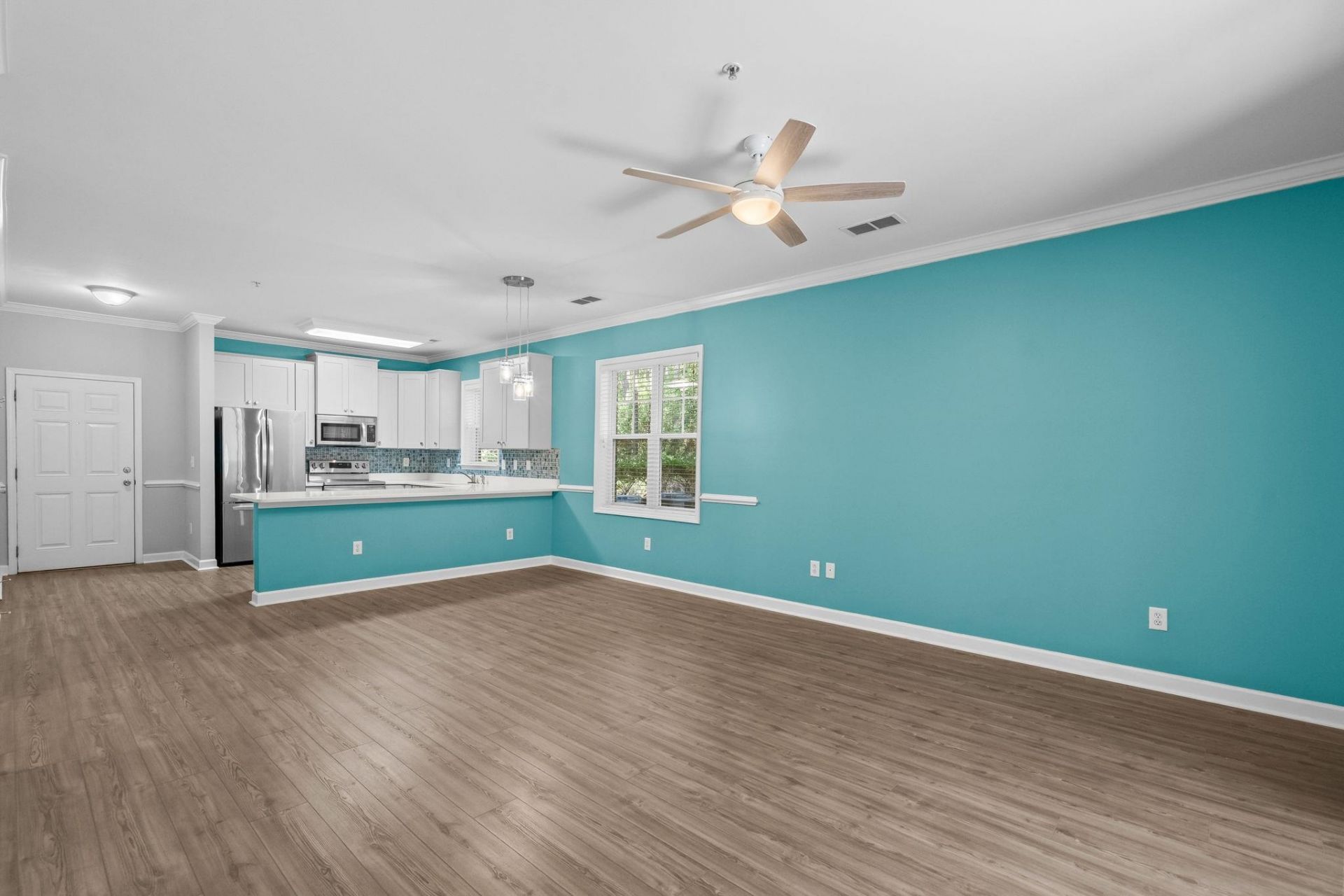6253 Catalina Dr. Photo 6