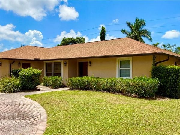 2171 Kings Lake BLVD , NAPLES, FL 34112