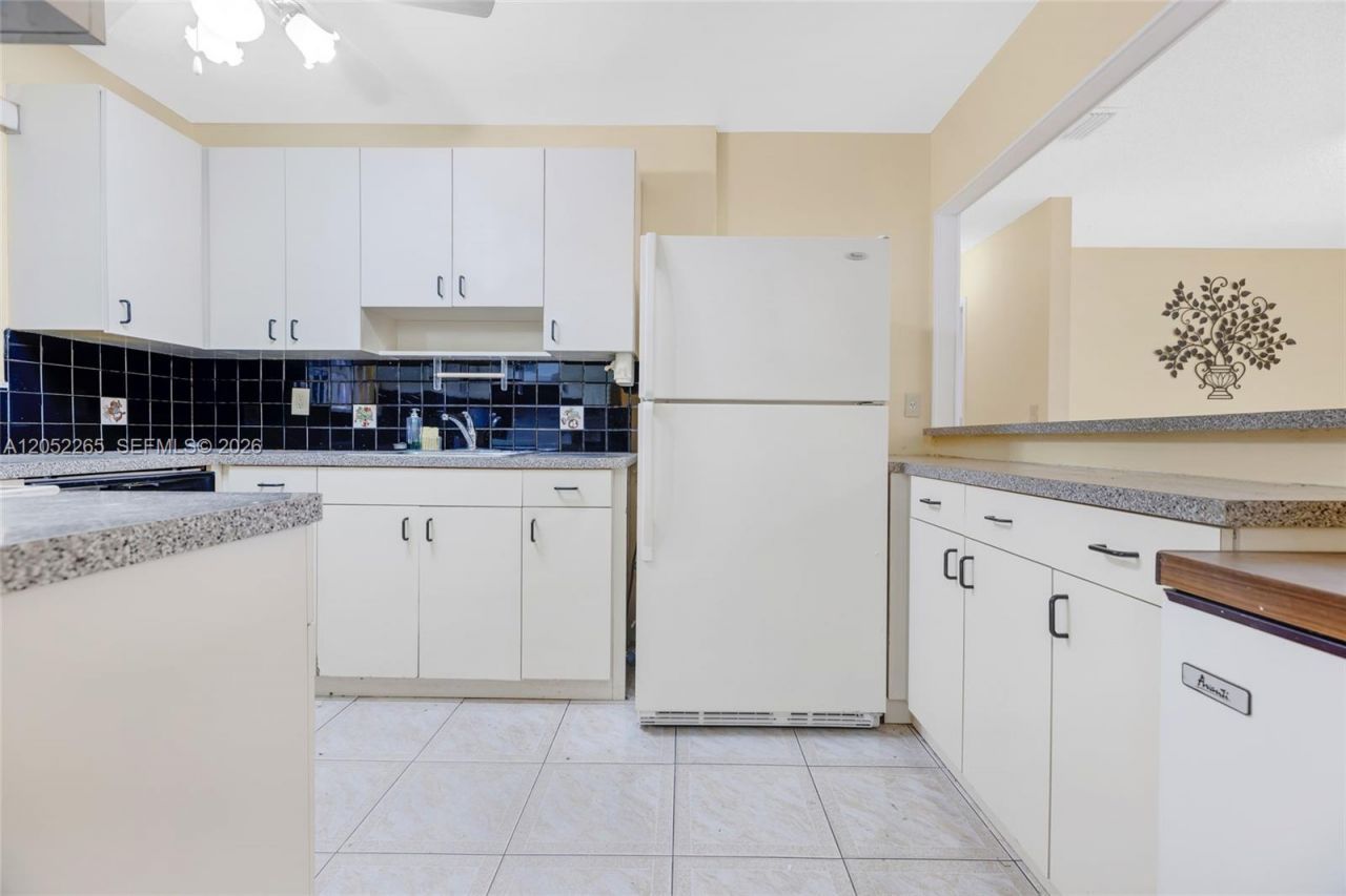 16420 NE 5th Ave , Unit 000, Miami, FL 33162 Photo