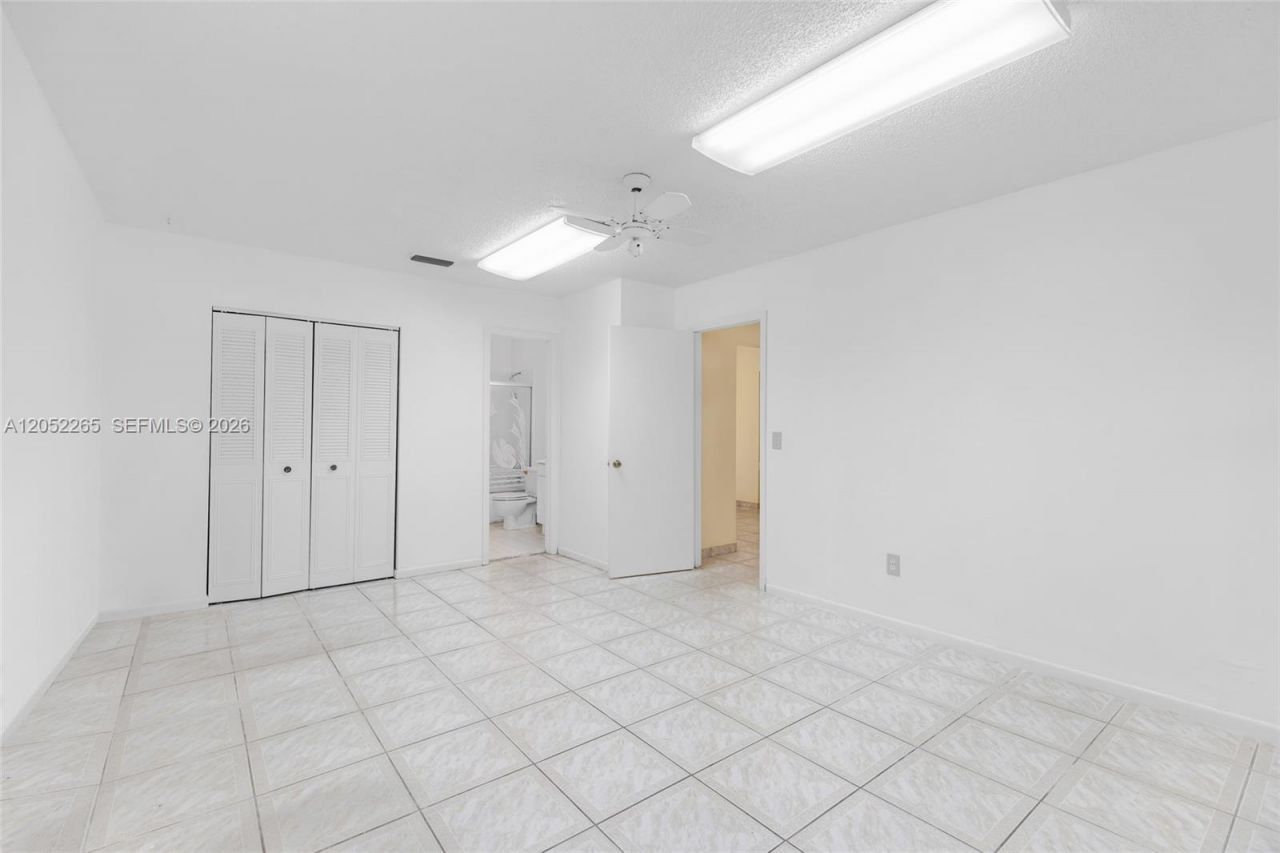 16420 NE 5th Ave , Unit 000, Miami, FL 33162 Photo