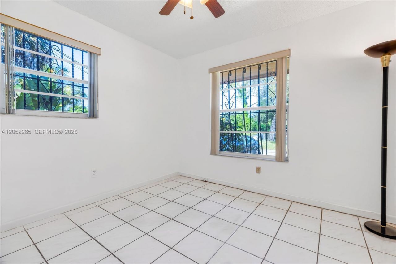 16420 NE 5th Ave , Unit 000, Miami, FL 33162 Photo