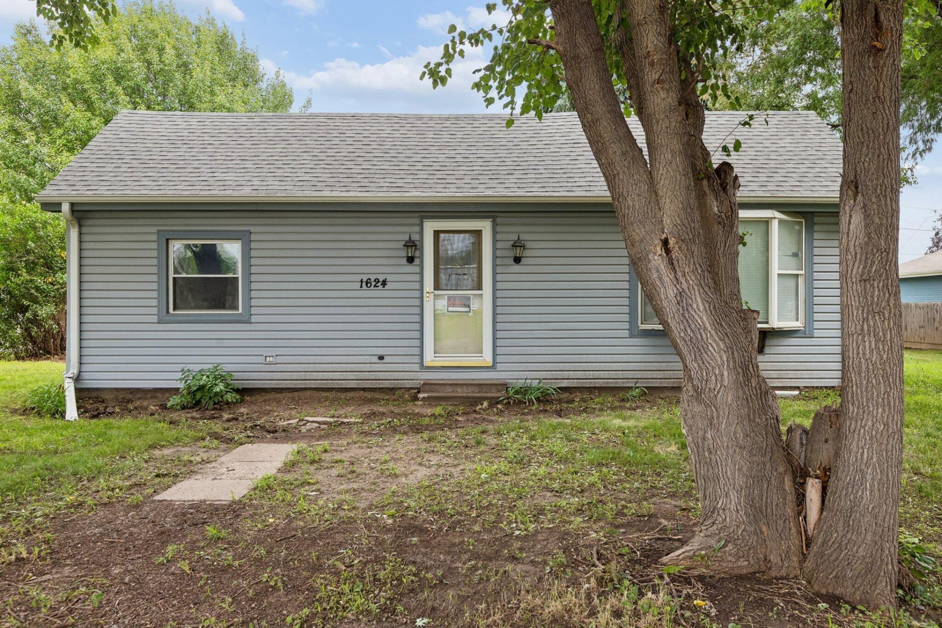 1624 Avenue K, Council Bluffs, IA 51501 Main Photo