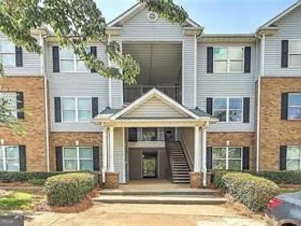 1303 Fairington Club Drive, Lithonia, GA 30038