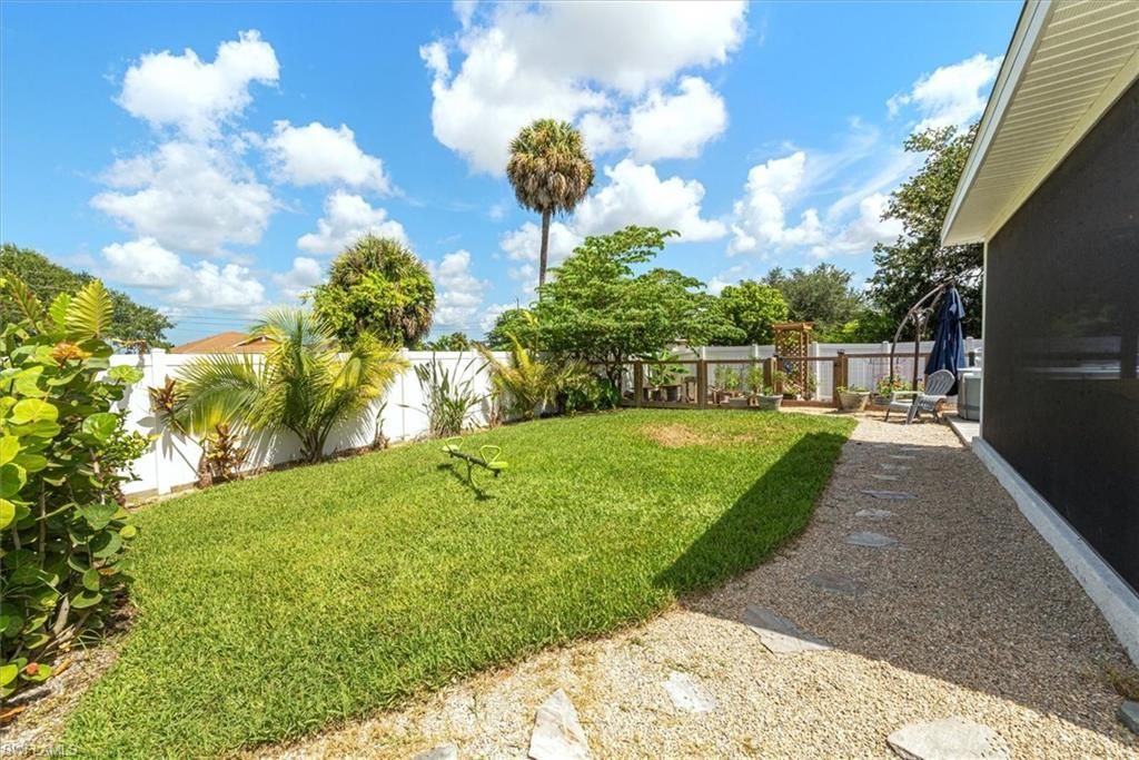 4008 NE 22nd Pl, Cape Coral, FL 33909 Photo
