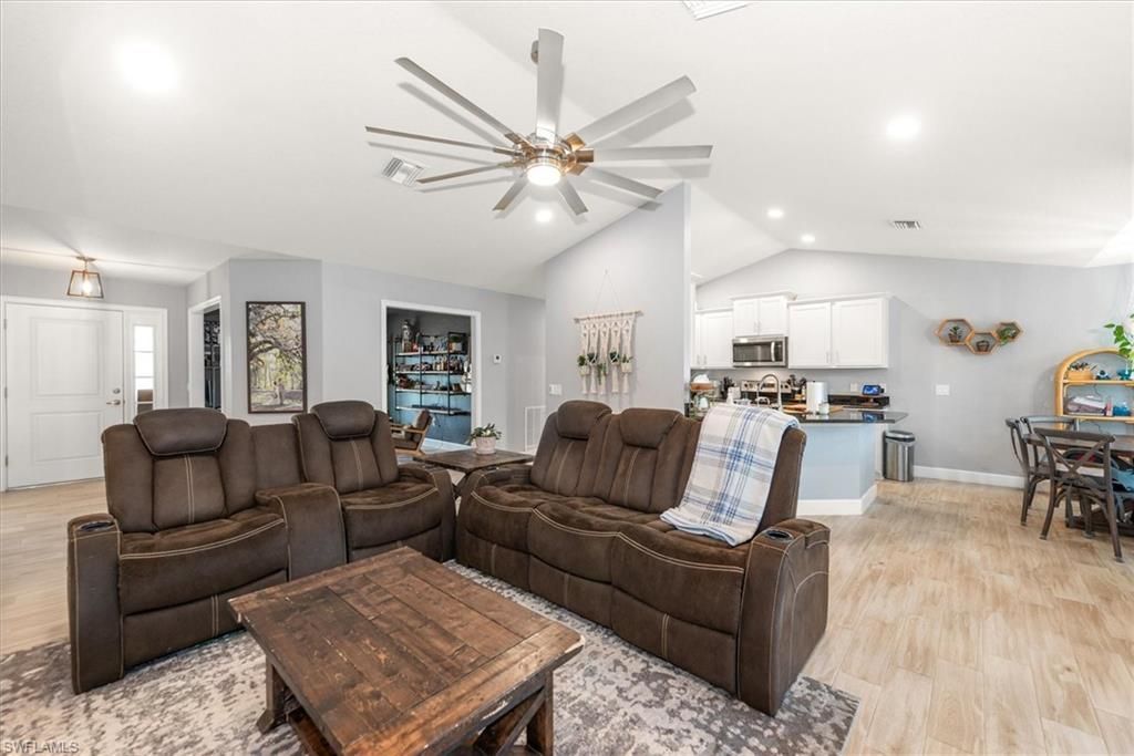 4008 NE 22nd Pl, Cape Coral, FL 33909 Photo
