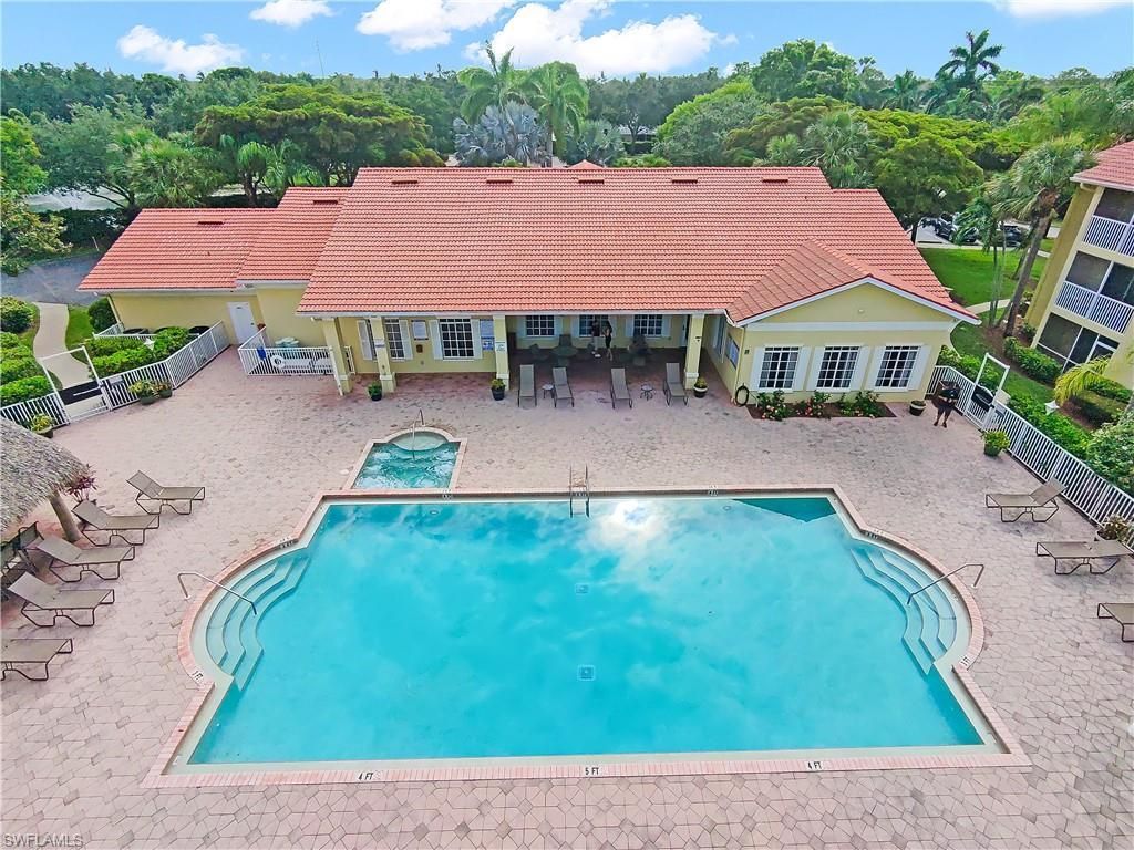 8274 Key Royal Cir, Unit 1033, Naples, FL 34119 Photo