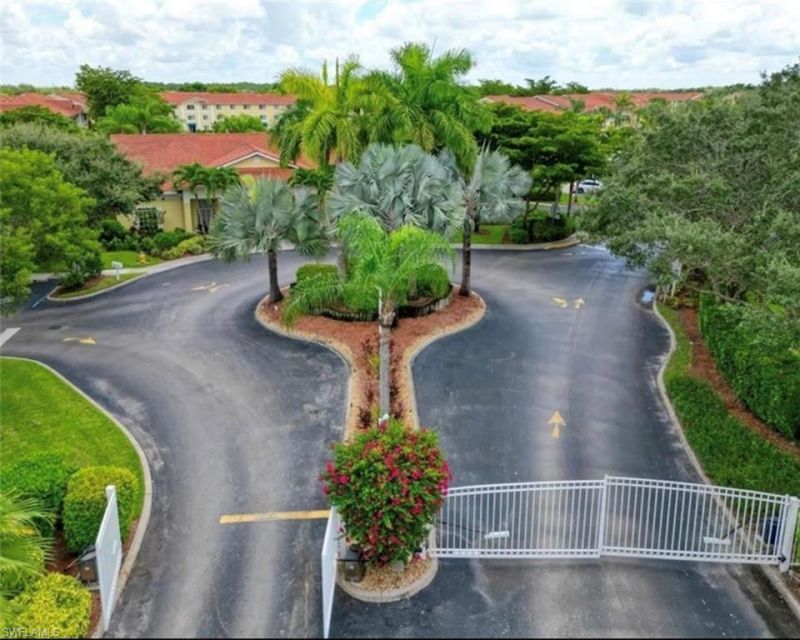 8274 Key Royal Cir, Unit 1033, Naples, FL 34119 Photo