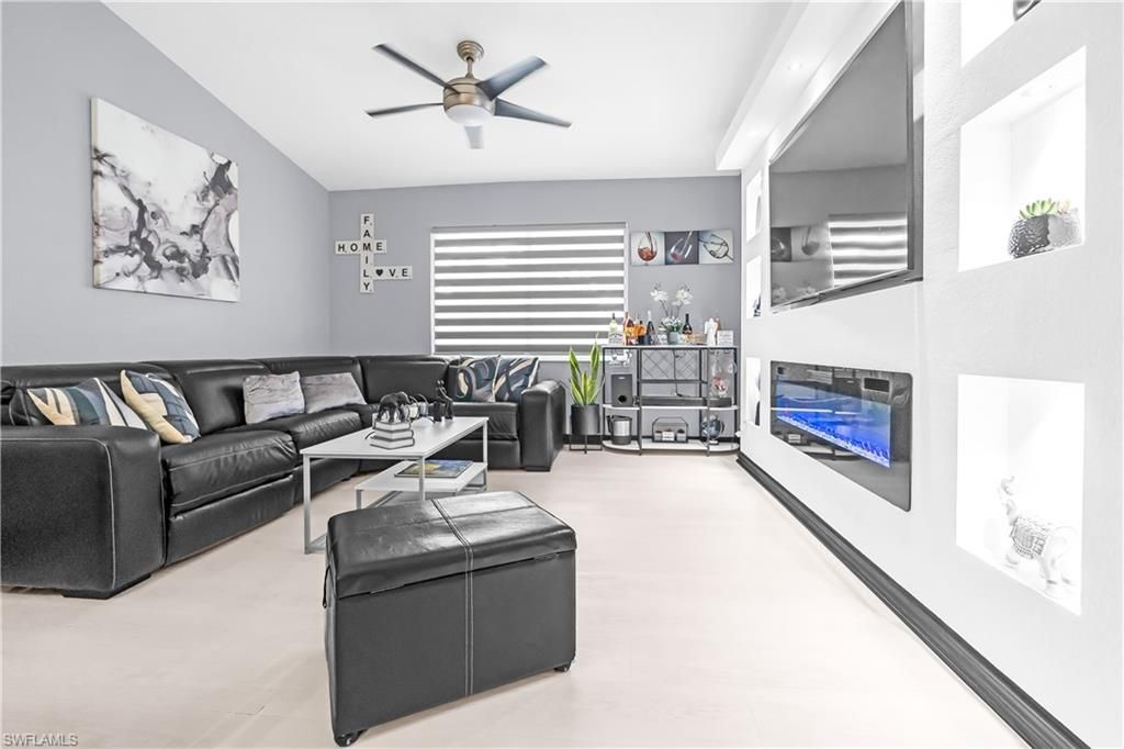 8274 Key Royal Cir, Unit 1033, Naples, FL 34119 Photo