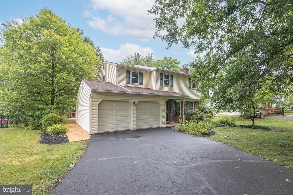 327 Thistle Lane , Perkasie, PA 18944 Main Photo