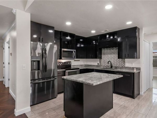 207 E Post Road, Rogers, AR 72758