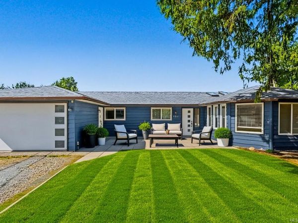 151 Cooper Pl , Parksville, BC V9P 1M4