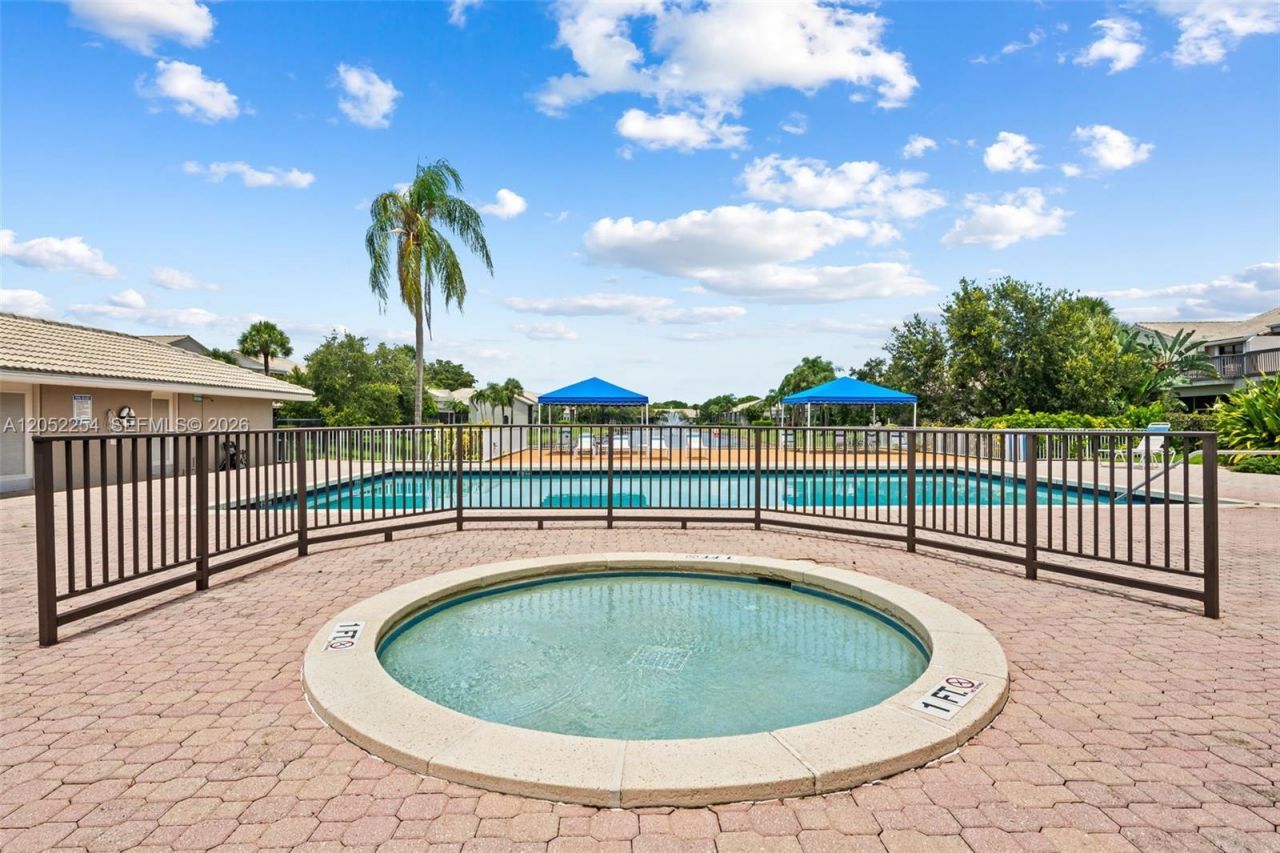 5285 Monterey Circle, Unit I-(60), Delray Beach, FL 33484 Photo