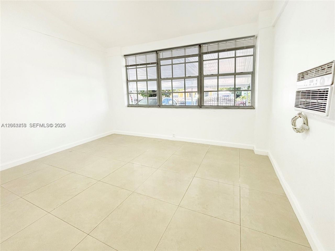 2731 NW 100th St , Unit B, Miami, FL 33147 Photo