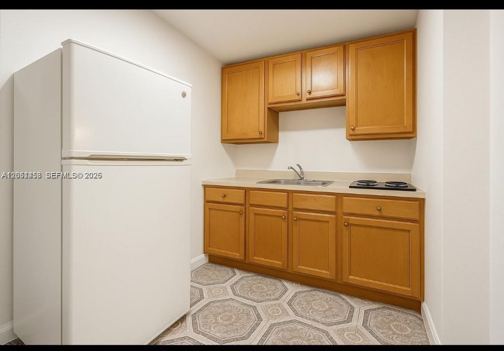2731 NW 100th St , Unit B, Miami, FL 33147 Photo