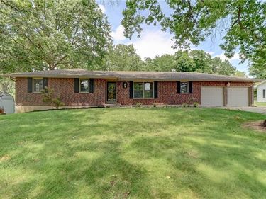 2400 NW 86th Terrace, Kansas City, MO 64154