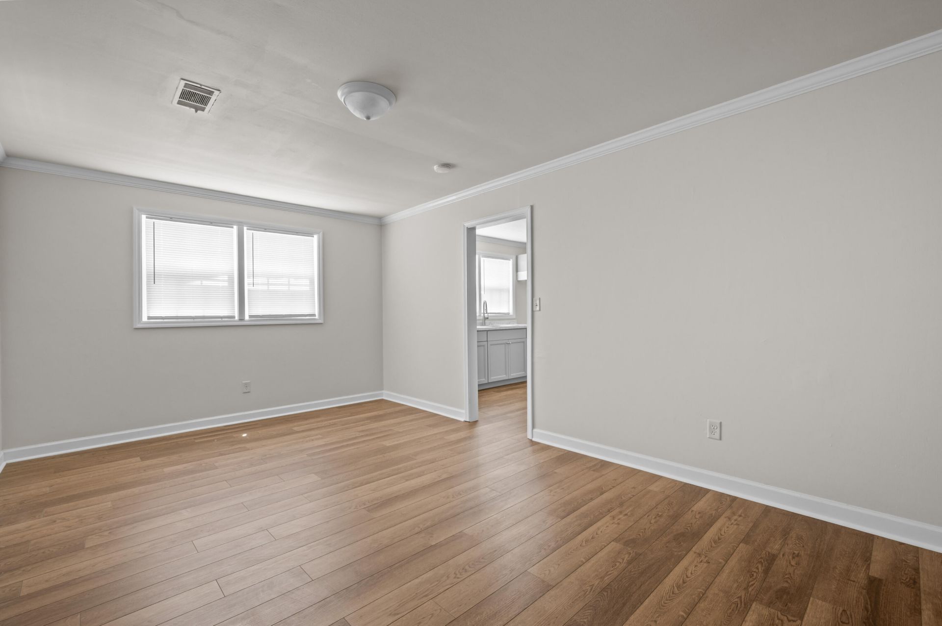 2214 Van Buren Avenue Photo 4