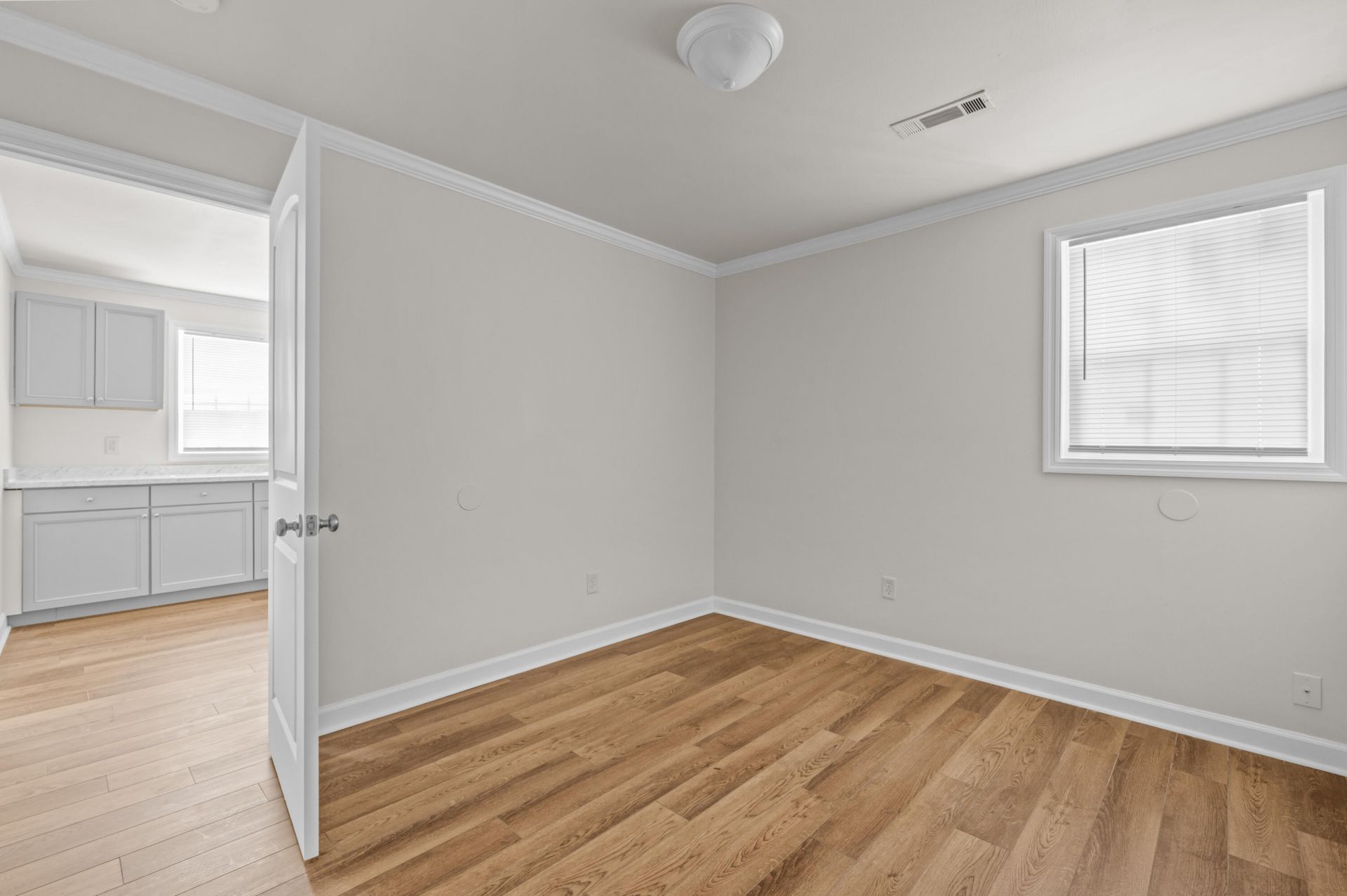 2214 Van Buren Avenue Photo 8