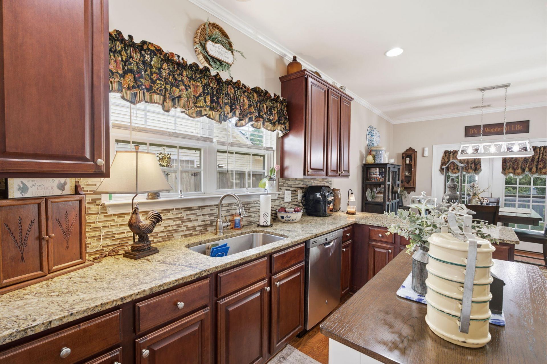 128 Charlesfort Way Photo 14