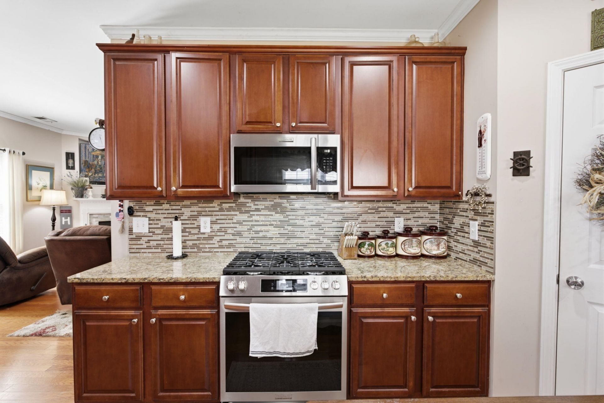 128 Charlesfort Way Photo 15