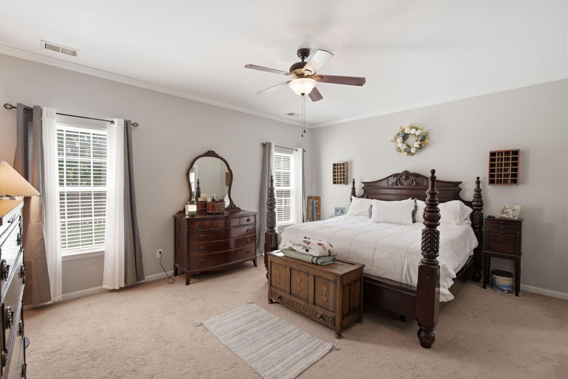 128 Charlesfort Way Photo 24