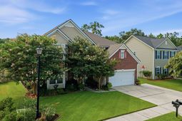 128 Charlesfort Way photo 4