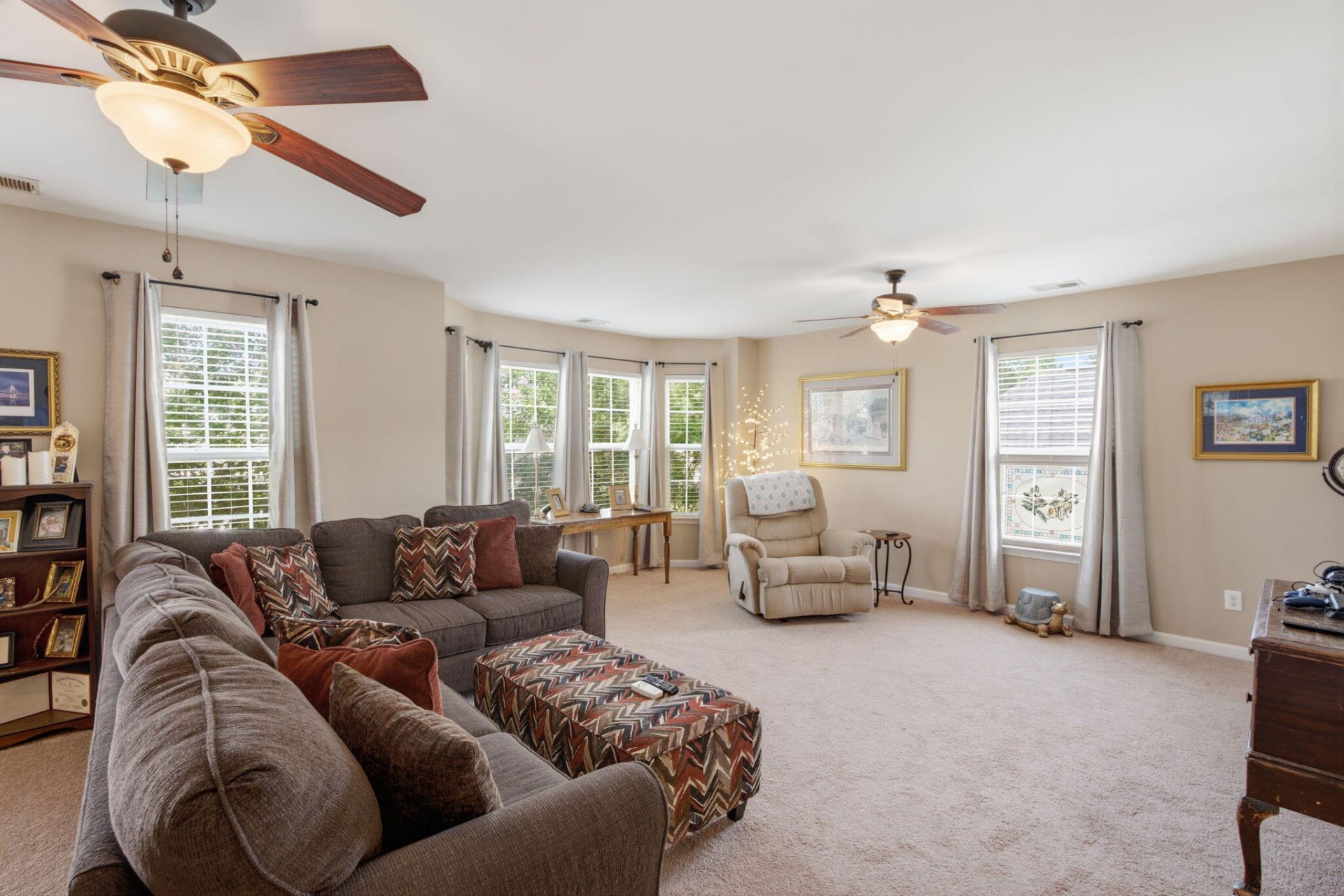 128 Charlesfort Way Photo 31