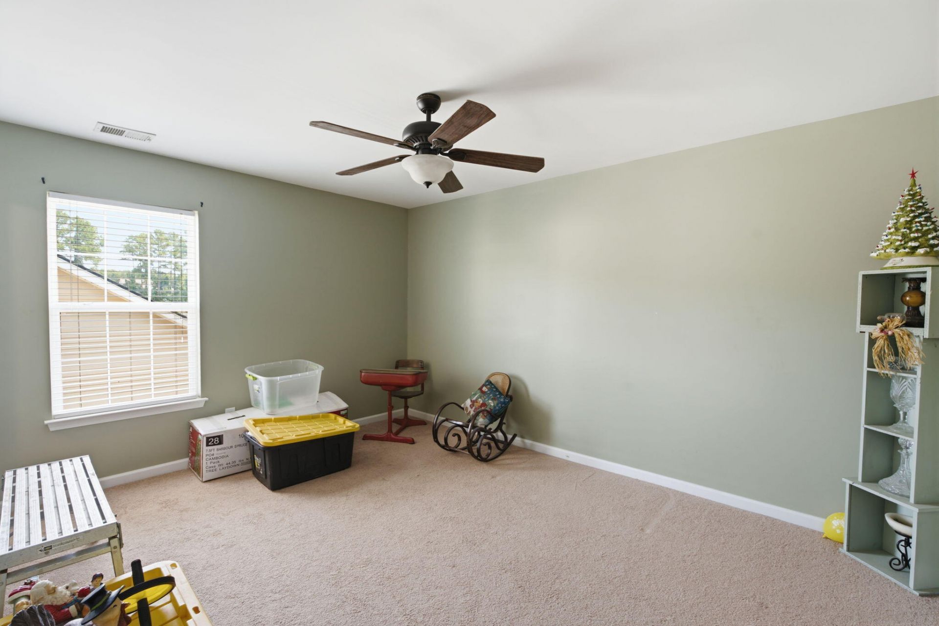 128 Charlesfort Way Photo 35