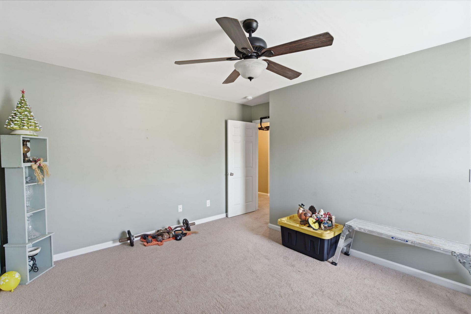 128 Charlesfort Way Photo 37