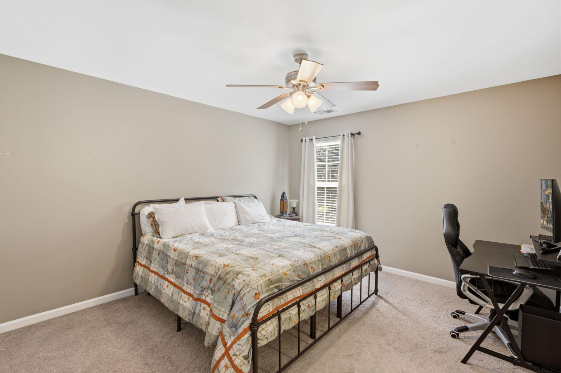 128 Charlesfort Way Photo 38