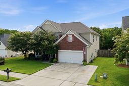 128 Charlesfort Way photo 4