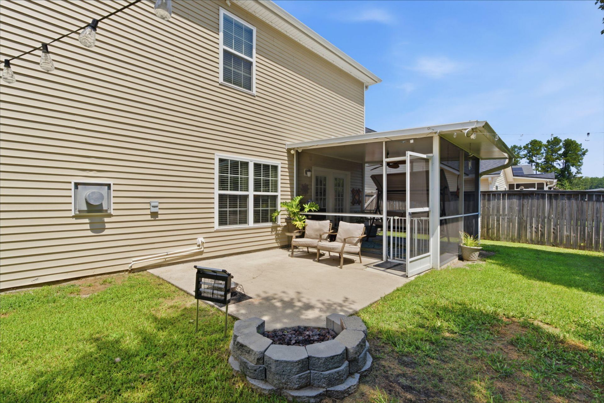 128 Charlesfort Way Photo 49