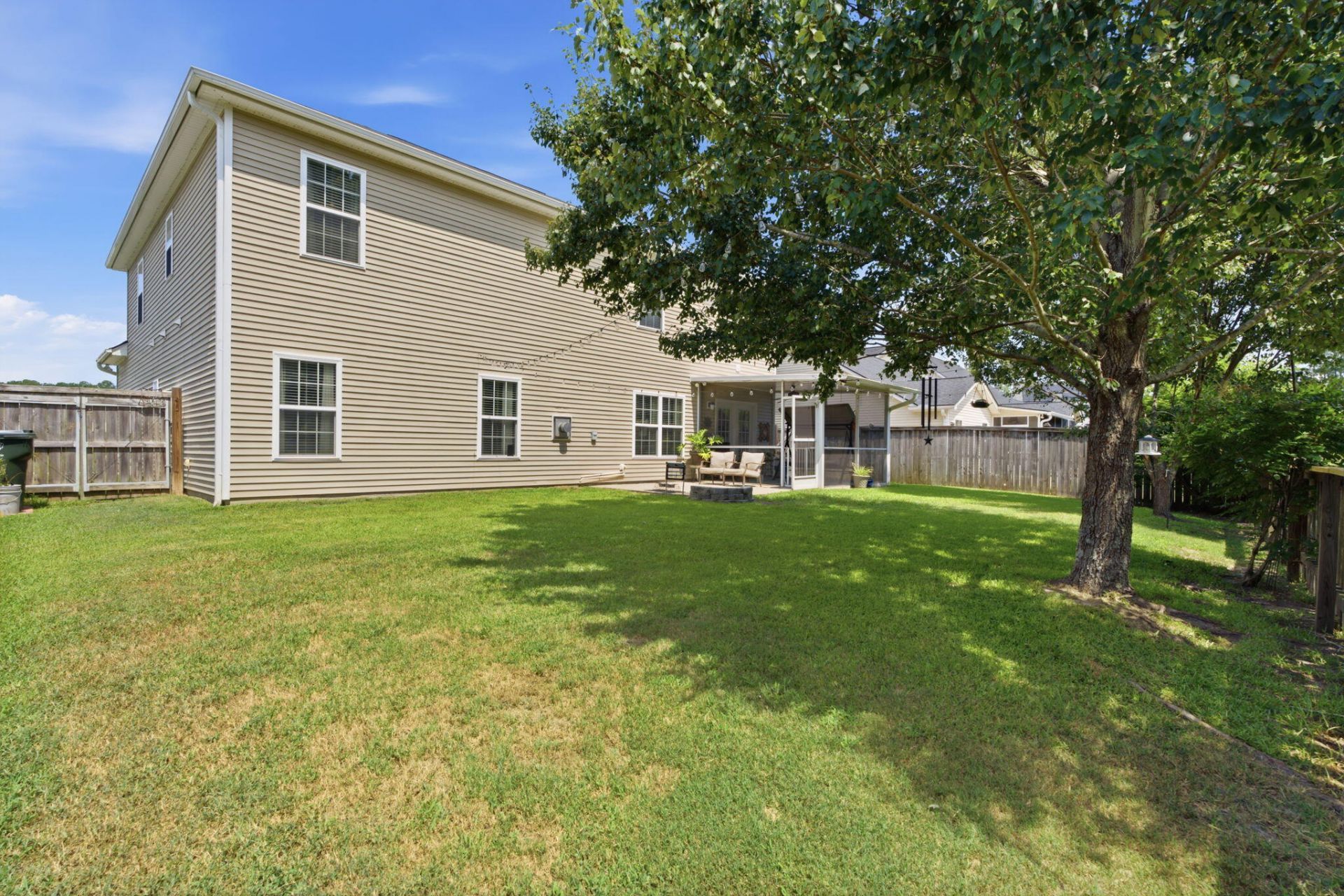 128 Charlesfort Way Photo 50