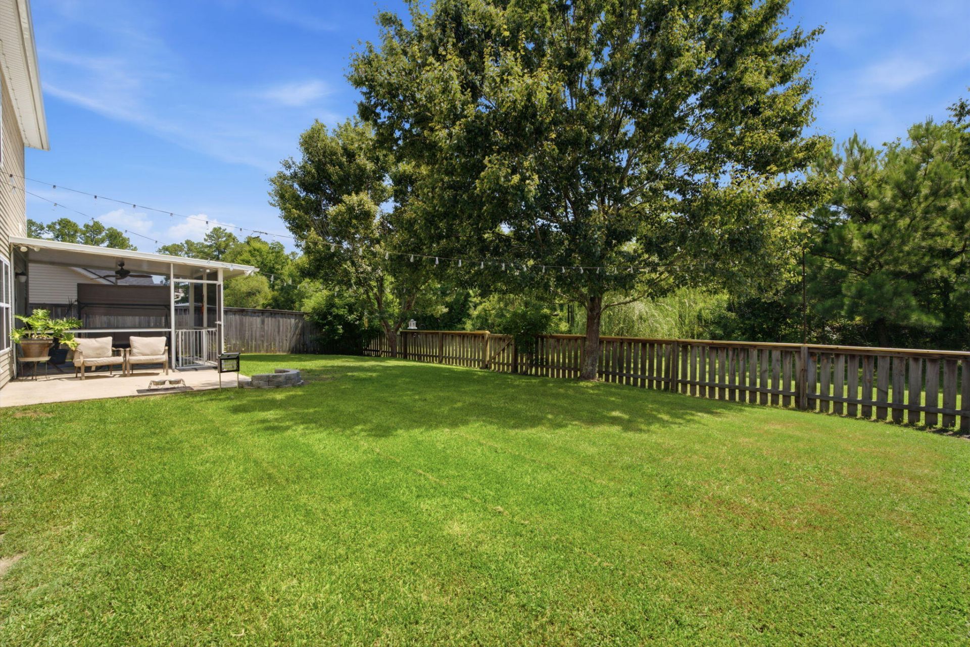 128 Charlesfort Way Photo 53
