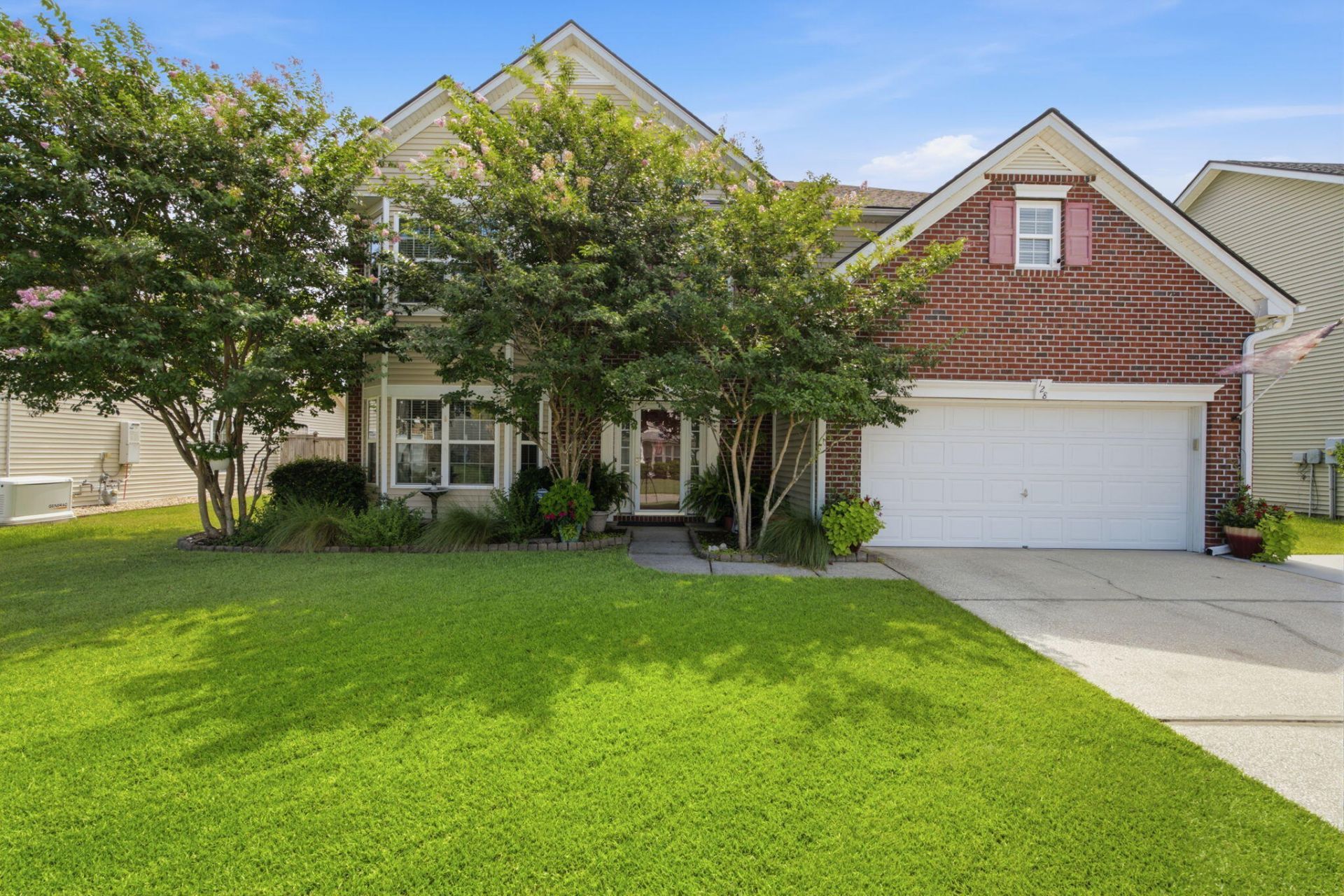 128 Charlesfort Way Photo 6