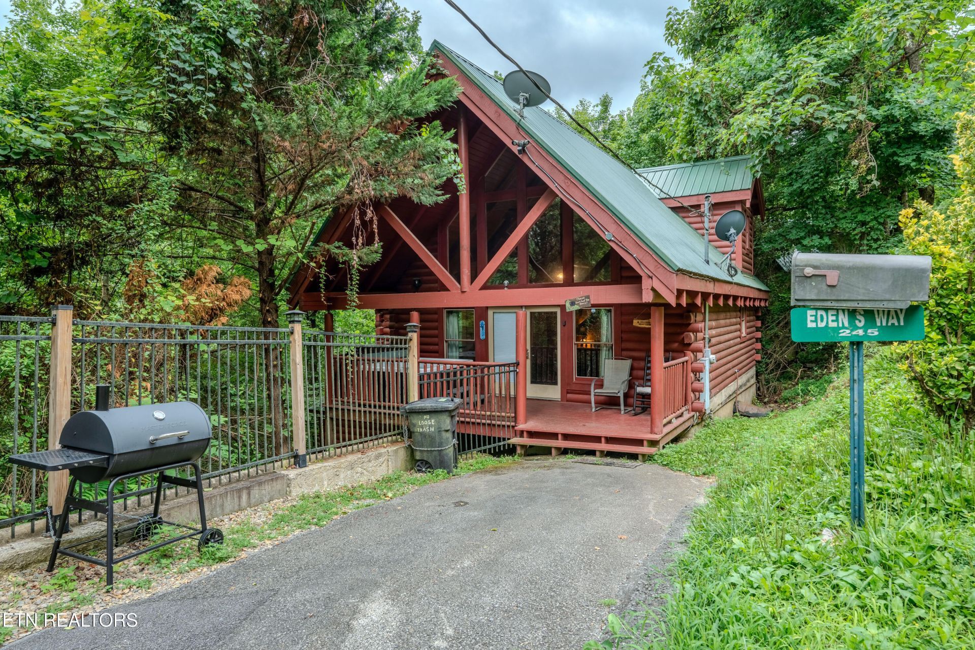 245 Edens Way, Sevierville, TN 37876 Main Photo