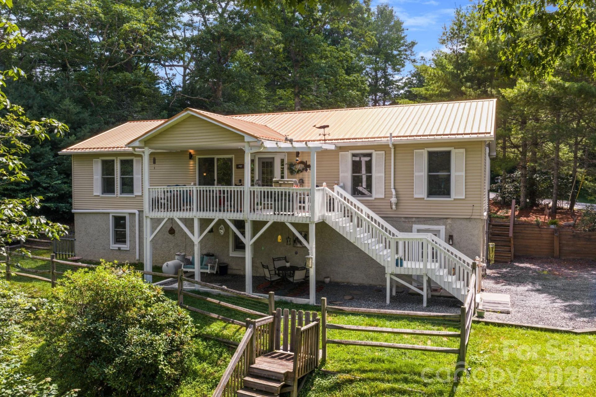 9081 Pittmans Gap Road, Newland, NC 28657 Main Photo