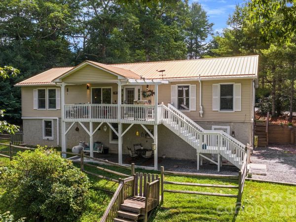 9081 Pittmans Gap Road, Newland, NC 28657